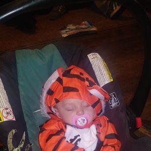 Meet your Posher, Tia